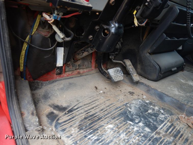 image for item IL9962 2001 Freightliner FL80  dump truck