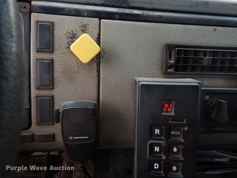 image for item IL9962 2001 Freightliner FL80  dump truck