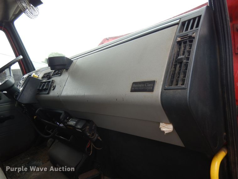 image for item IL9962 2001 Freightliner FL80  dump truck