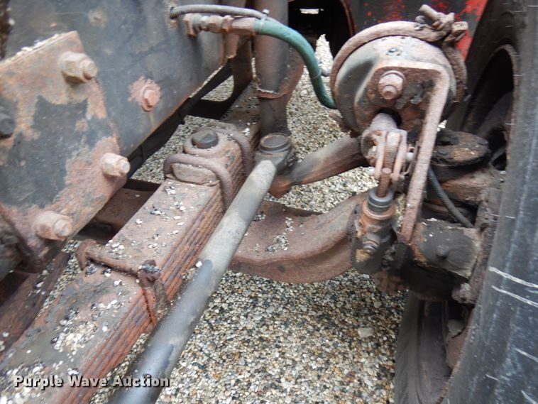 image for item IL9962 2001 Freightliner FL80  dump truck