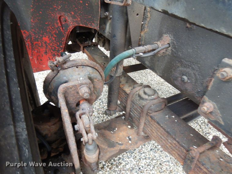 image for item IL9962 2001 Freightliner FL80  dump truck