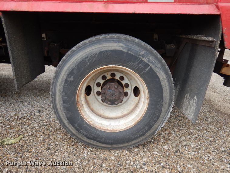 image for item IL9962 2001 Freightliner FL80  dump truck