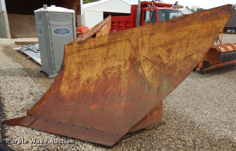 image for item IL9963 138"W V-plow