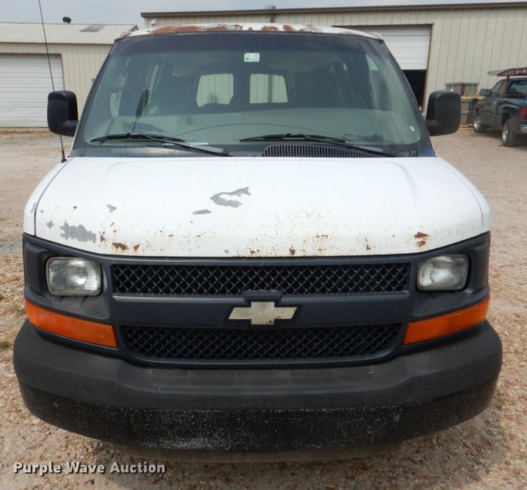 image for item IR9006 2007 Chevrolet Express 3500  van