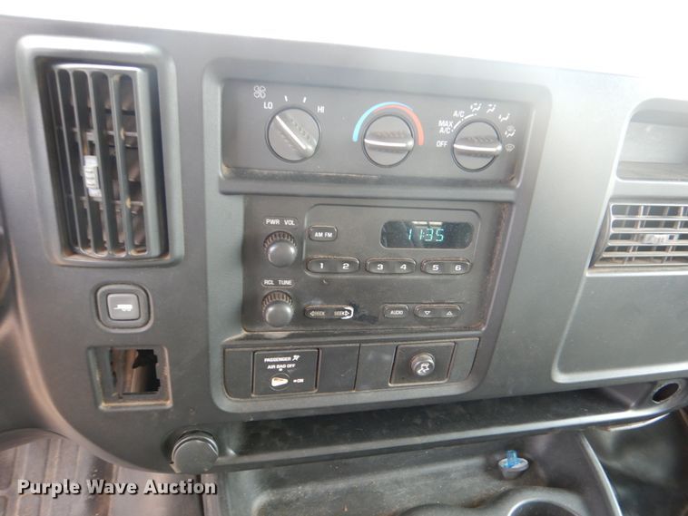 image for item IR9006 2007 Chevrolet Express 3500  van