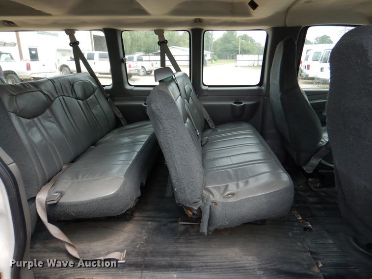 image for item IR9006 2007 Chevrolet Express 3500  van