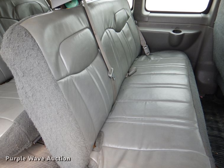 image for item IR9006 2007 Chevrolet Express 3500  van