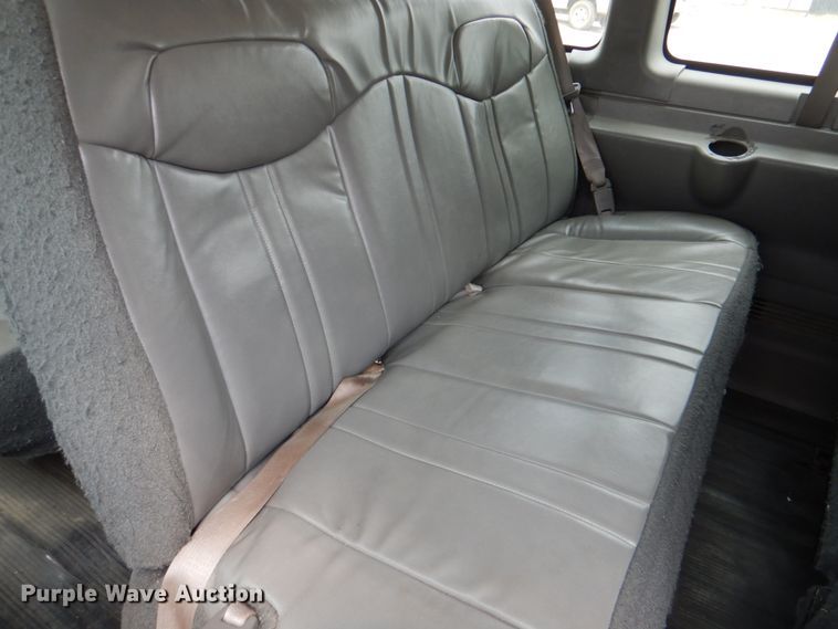 image for item IR9006 2007 Chevrolet Express 3500  van