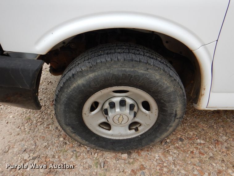 image for item IR9006 2007 Chevrolet Express 3500  van