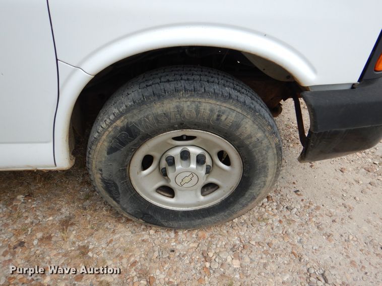 image for item IR9006 2007 Chevrolet Express 3500  van