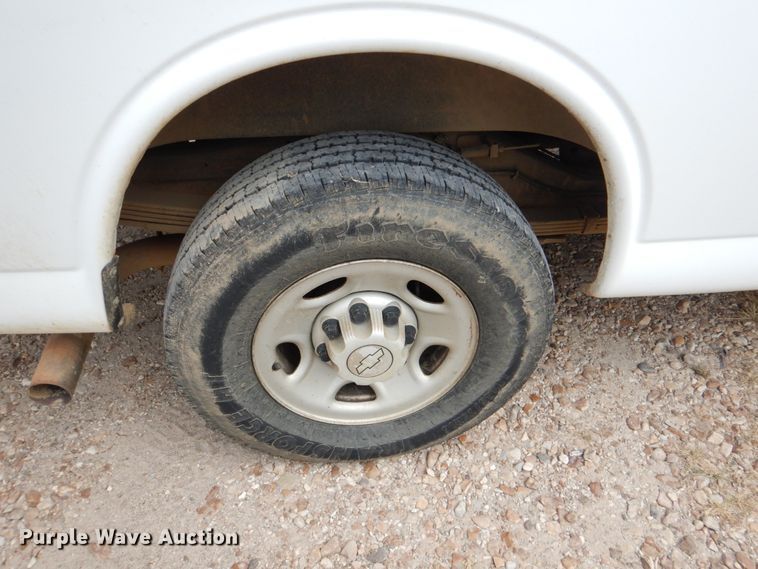 image for item IR9006 2007 Chevrolet Express 3500  van