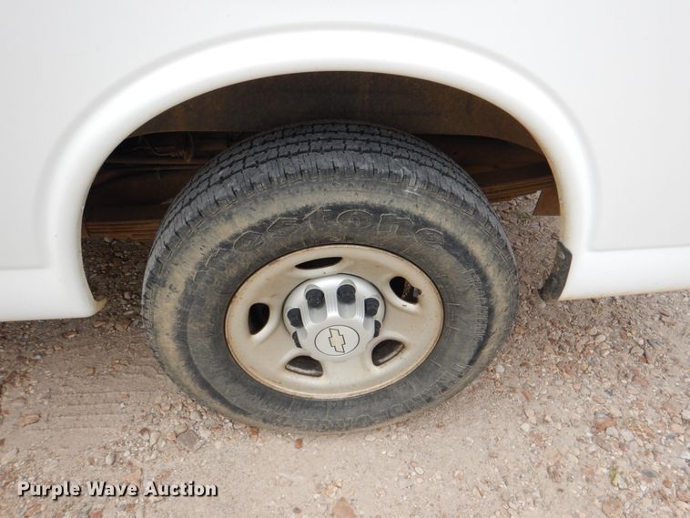 image for item IR9006 2007 Chevrolet Express 3500  van