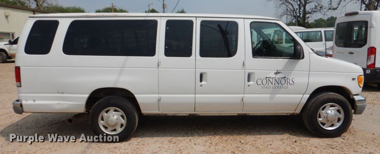 image for item IR9007 2001 Ford E350 Super Duty XLT  van