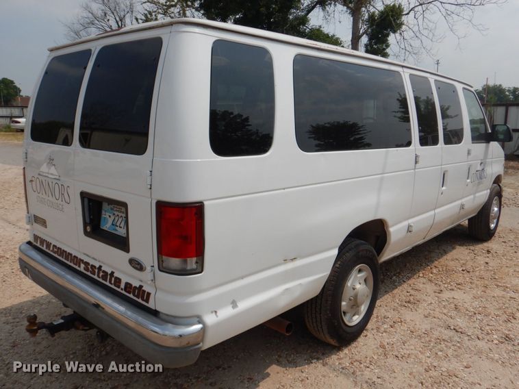 image for item IR9007 2001 Ford E350 Super Duty XLT  van