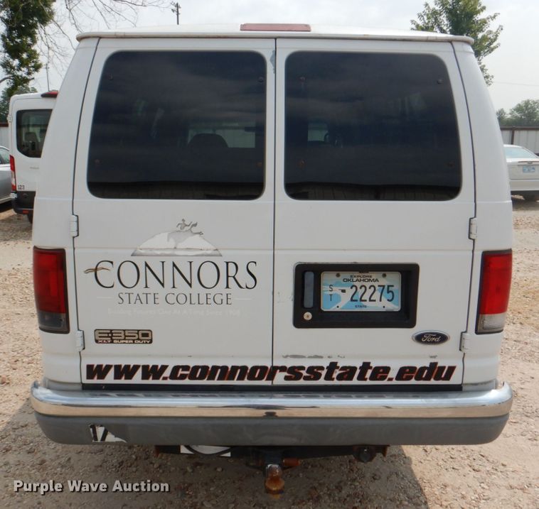 image for item IR9007 2001 Ford E350 Super Duty XLT  van