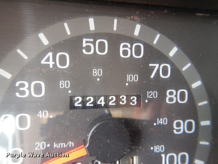 image for item IR9007 2001 Ford E350 Super Duty XLT  van