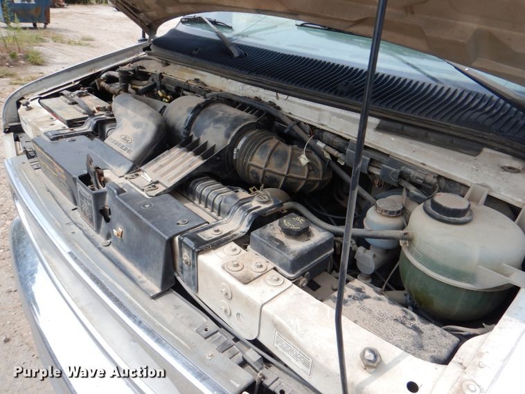 image for item IR9007 2001 Ford E350 Super Duty XLT  van