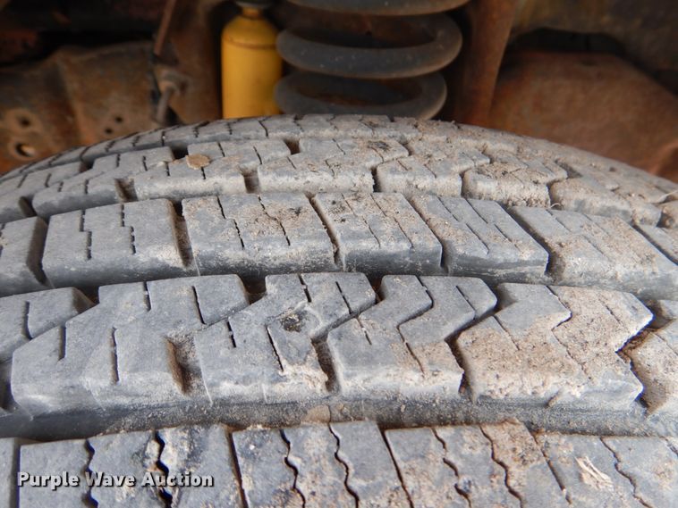 image for item IR9007 2001 Ford E350 Super Duty XLT  van