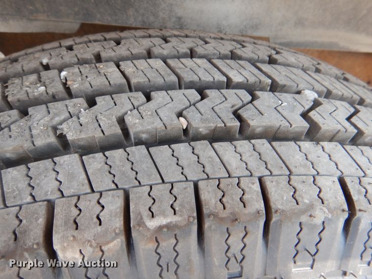 image for item IR9007 2001 Ford E350 Super Duty XLT  van