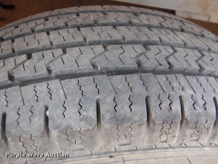 image for item IR9007 2001 Ford E350 Super Duty XLT  van