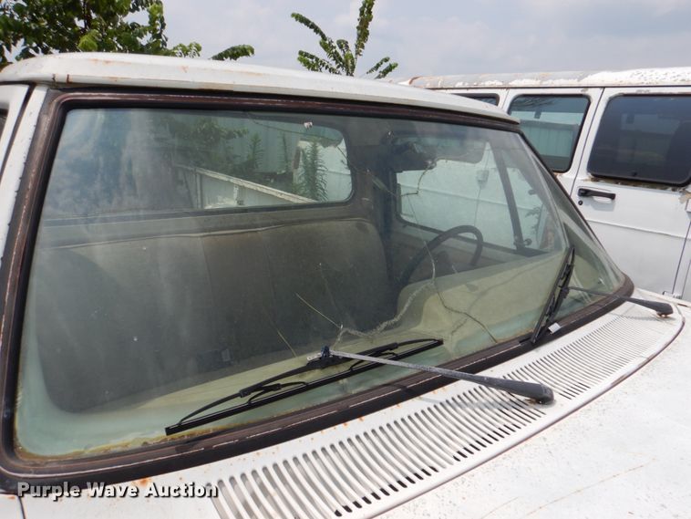 image for item IR9012 1986 Dodge Ram 150  pickup truck