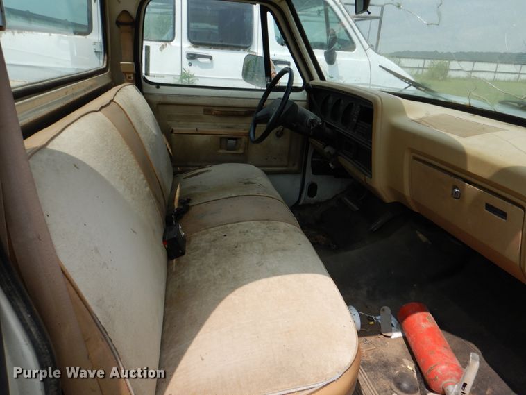 image for item IR9012 1986 Dodge Ram 150  pickup truck