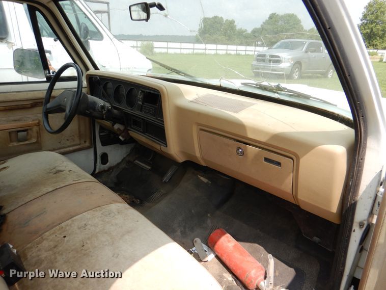 image for item IR9012 1986 Dodge Ram 150  pickup truck