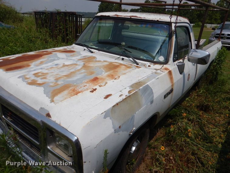 image for item IR9014 1991 Dodge Ram 150  pickup truck