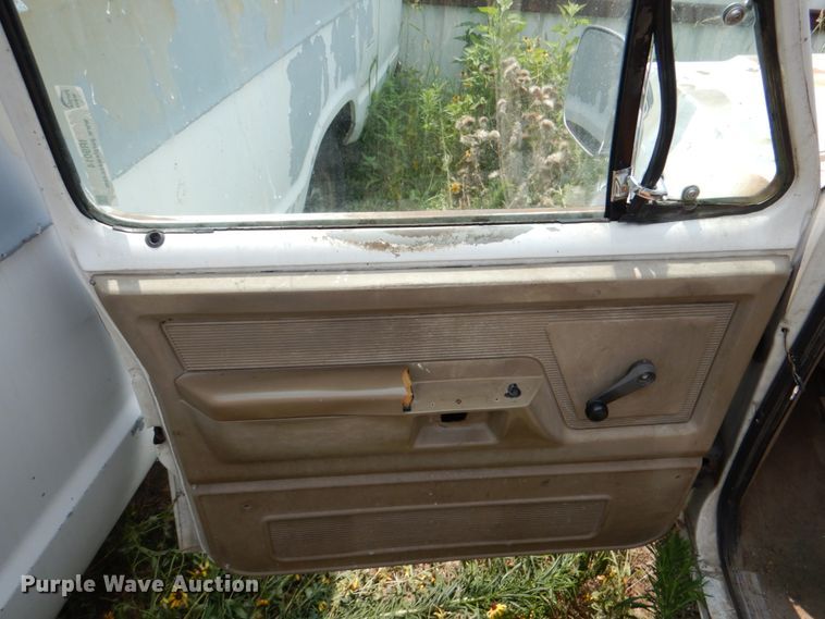 image for item IR9014 1991 Dodge Ram 150  pickup truck