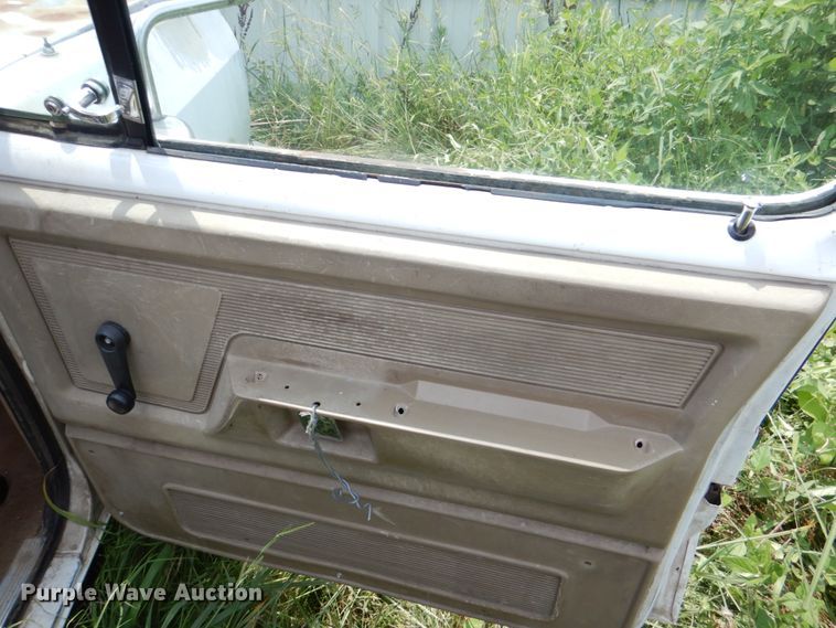 image for item IR9014 1991 Dodge Ram 150  pickup truck