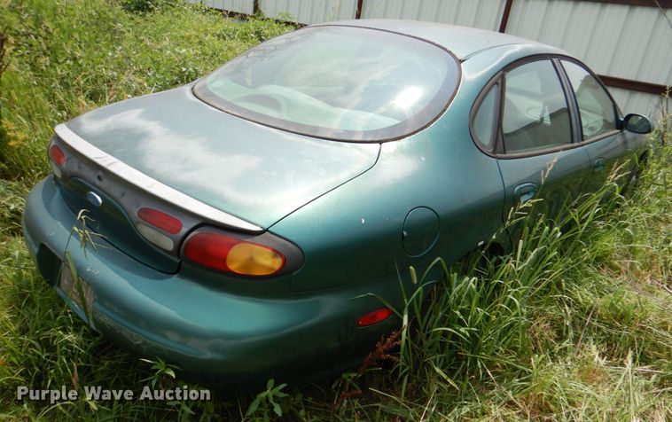 image for item IR9015 1997 Ford Taurus GL