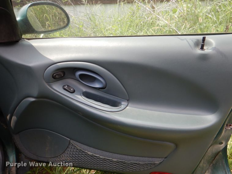 image for item IR9015 1997 Ford Taurus GL