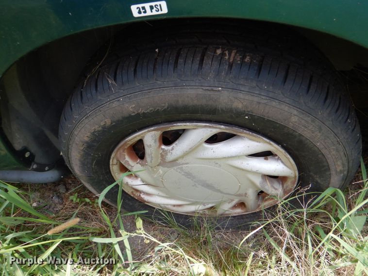 image for item IR9015 1997 Ford Taurus GL