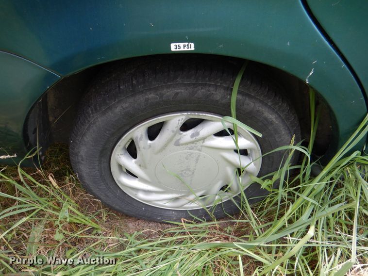 image for item IR9015 1997 Ford Taurus GL