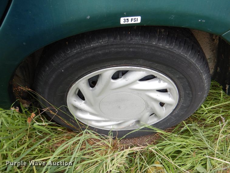 image for item IR9015 1997 Ford Taurus GL