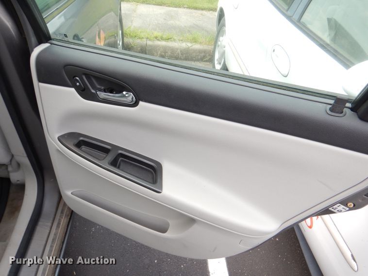 image for item IR9018 2006 Chevrolet Impala LS