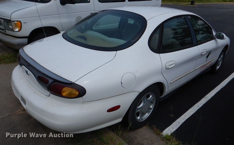 image for item IR9019 1997 Ford Taurus GL