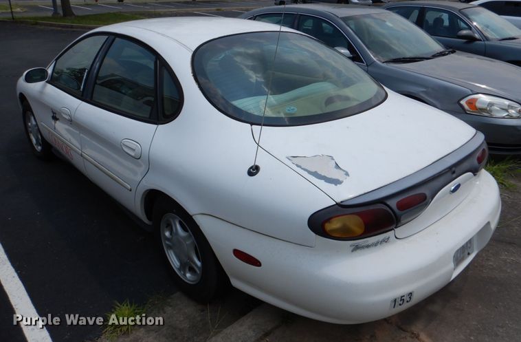 image for item IR9019 1997 Ford Taurus GL