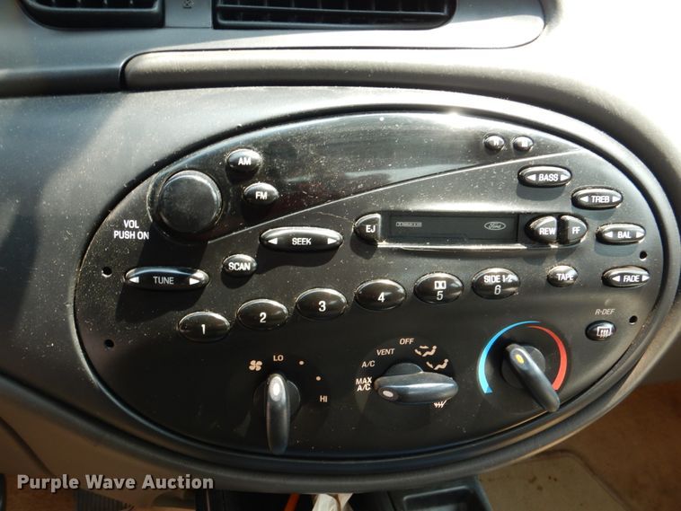 image for item IR9019 1997 Ford Taurus GL