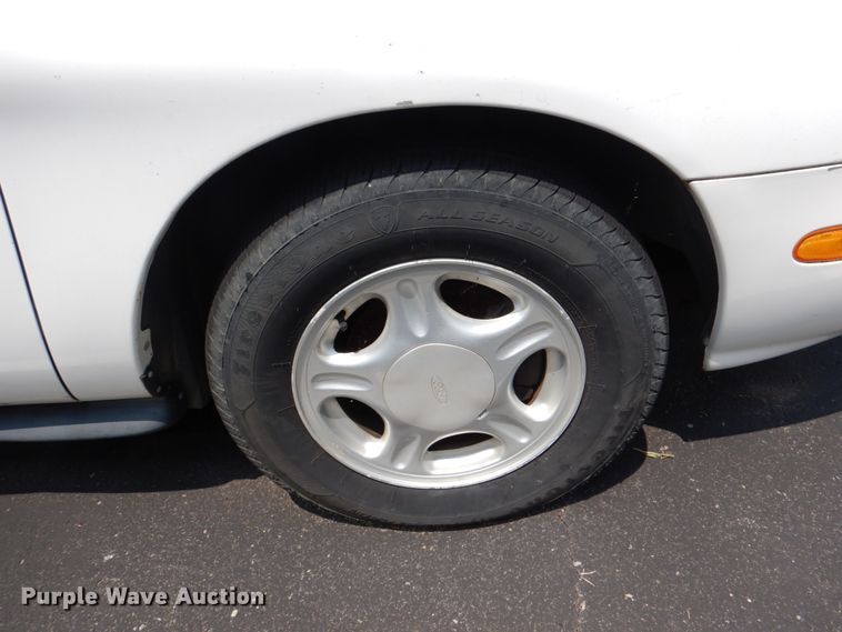 image for item IR9019 1997 Ford Taurus GL