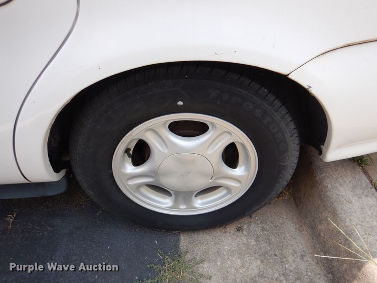 image for item IR9019 1997 Ford Taurus GL