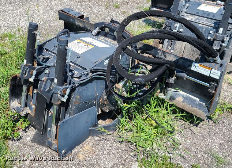 image for item IU9283 Bobcat  18"W skid steer cold planer