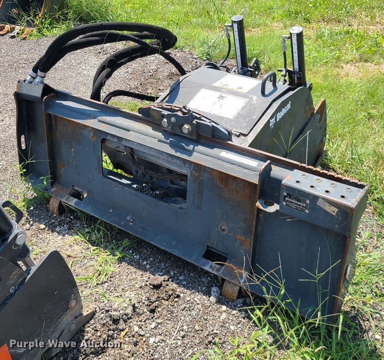 image for item IU9283 Bobcat  18"W skid steer cold planer