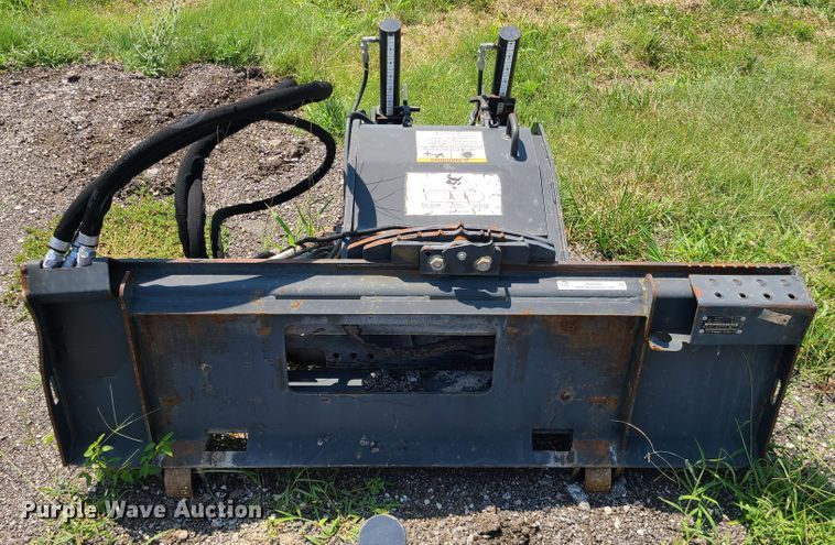 image for item IU9283 Bobcat  18"W skid steer cold planer