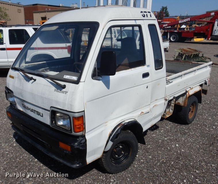 image for item JN9492 1996 Daihatsu HiJet  mini truck
