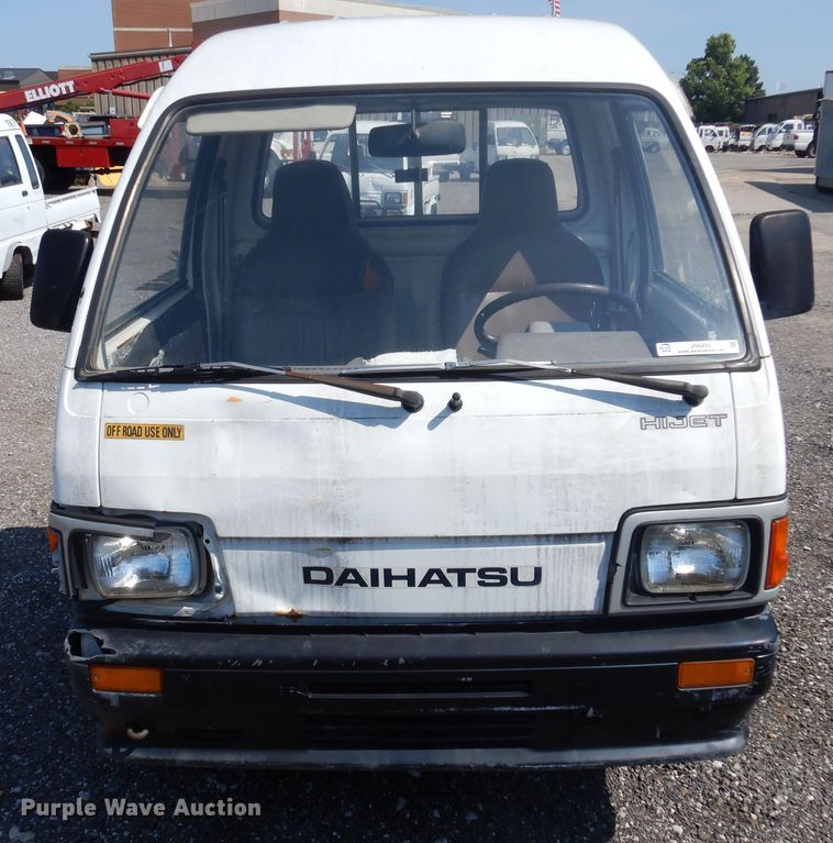 image for item JN9492 1996 Daihatsu HiJet  mini truck