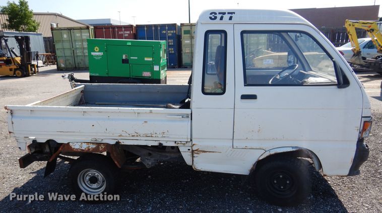 image for item JN9492 1996 Daihatsu HiJet  mini truck