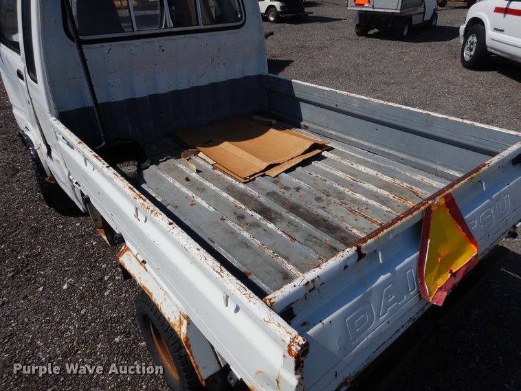 image for item JN9492 1996 Daihatsu HiJet  mini truck