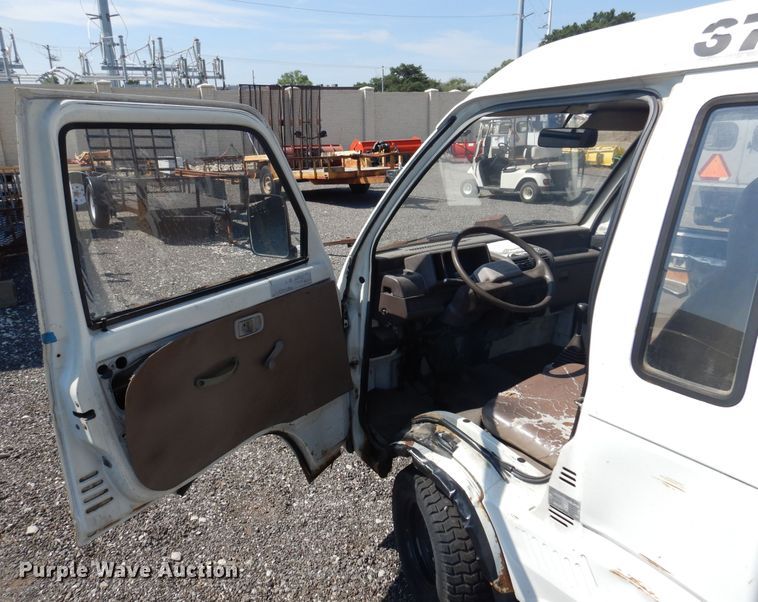 image for item JN9492 1996 Daihatsu HiJet  mini truck