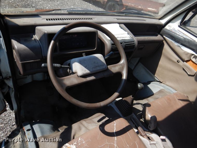 image for item JN9492 1996 Daihatsu HiJet  mini truck